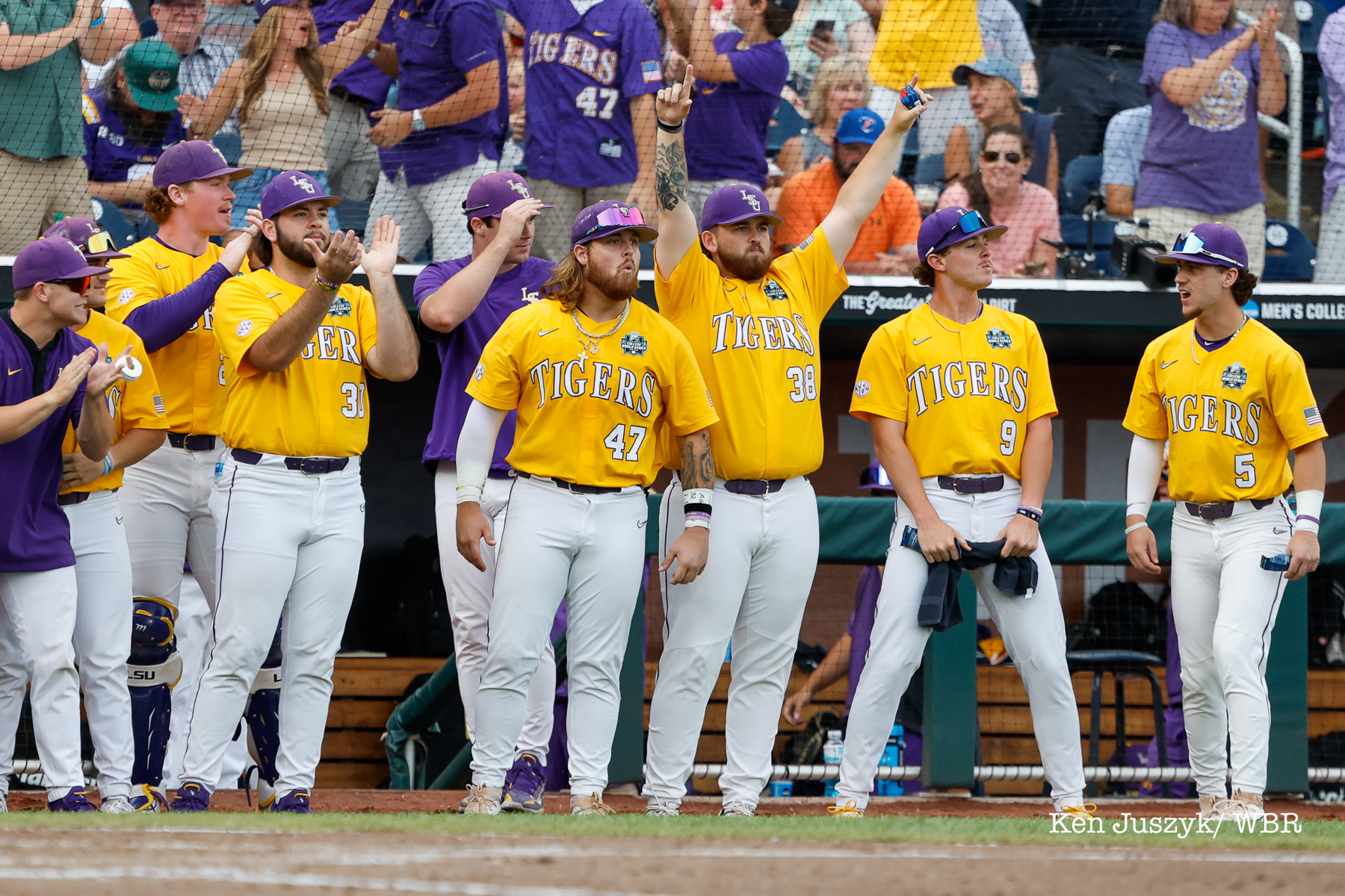 2023 Men's College World Series Day 7 Tommy White blasts LSU into